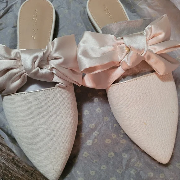 Copper Key Cream Bow Mules With Box - Picture 3 of 7